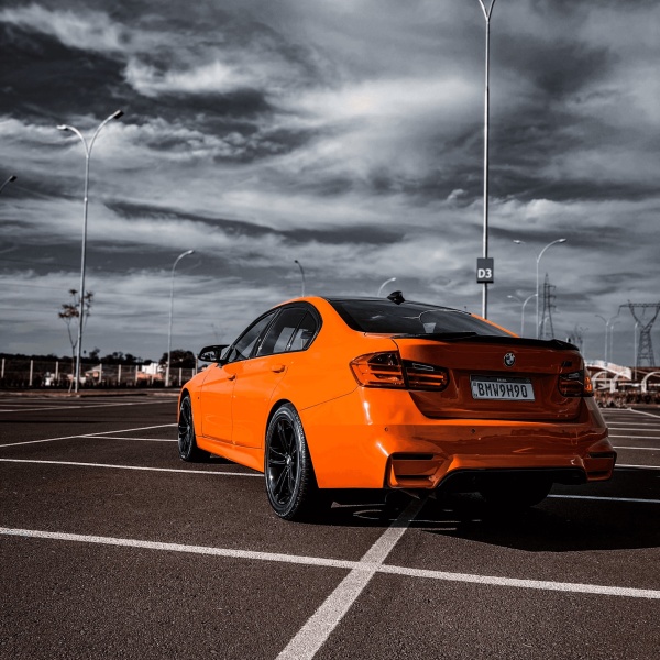 BMW Laranja 2025 0KM